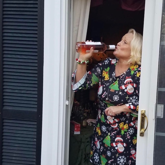 Meet your Posher, Lisa ❤️ - Picture 6 of 8